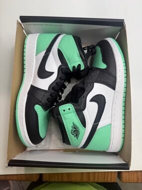 Nike Air Jordan 1 Retro High OG GS Green Black Boys Sneakers 4.5Y FD1437-130